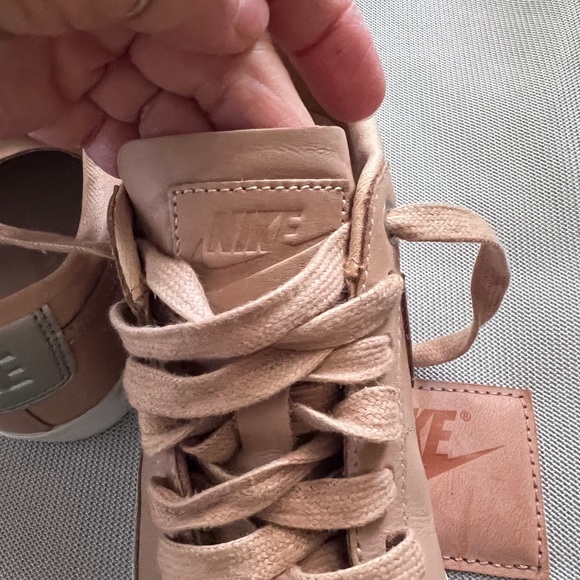 NWOT Nike Air Force with shoe bag - Picture 7 of 8